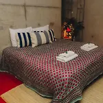 Fort Vuren Отель *