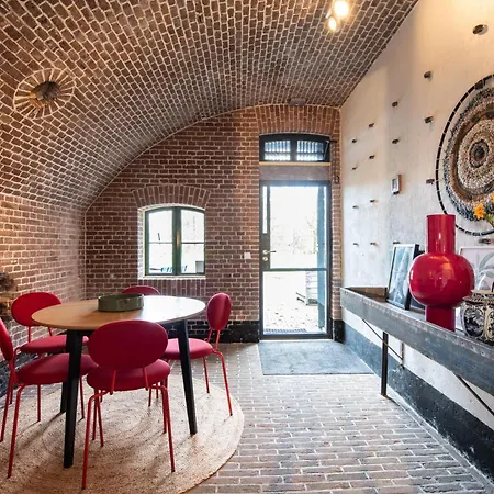 Fort Vuren Hotell Vuren