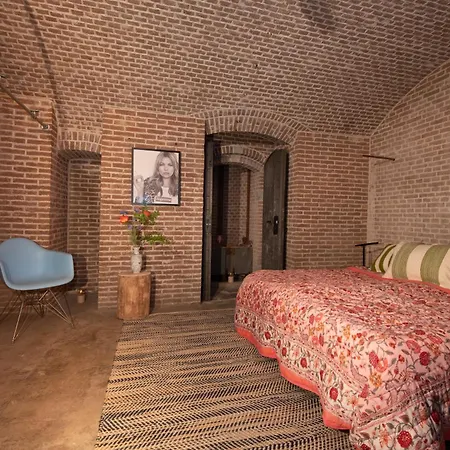 מלון Fort Vuren Vuren