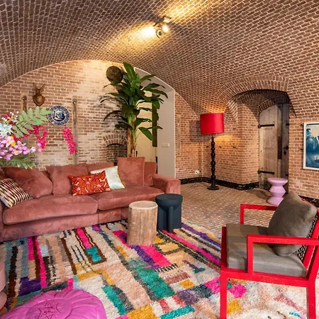 מלון Fort Vuren *