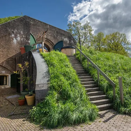 Szálloda Fort Vuren