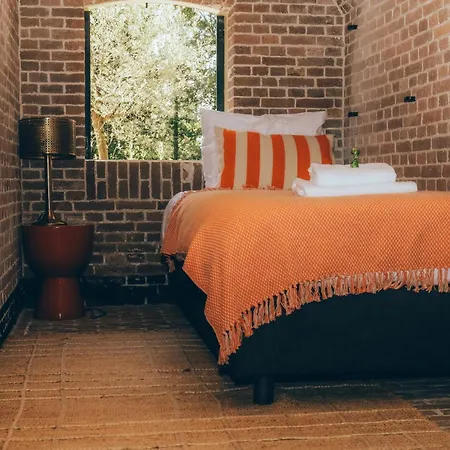 Fort Vuren Hotel