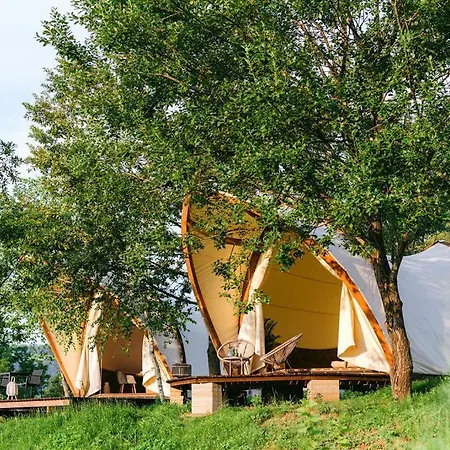 Fort Vuren Hotel