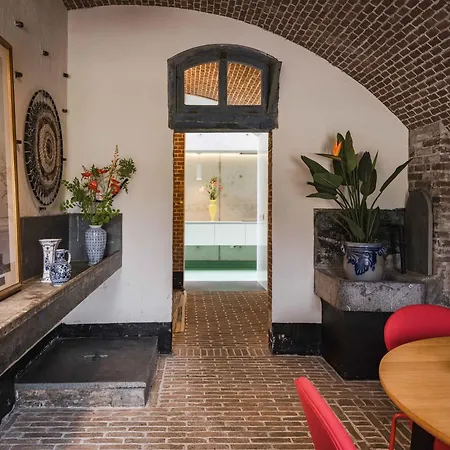 Fort Vuren Hotel *