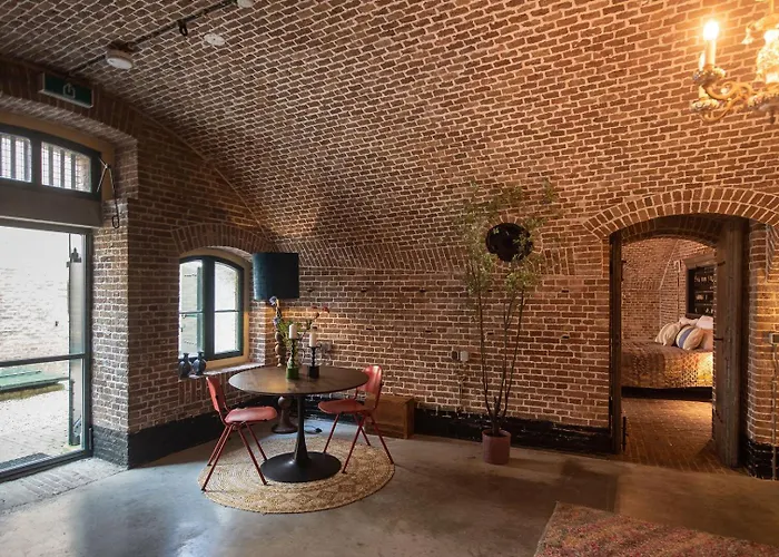 Fort Vuren Hotell Vuren